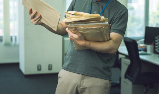 公務員と書類